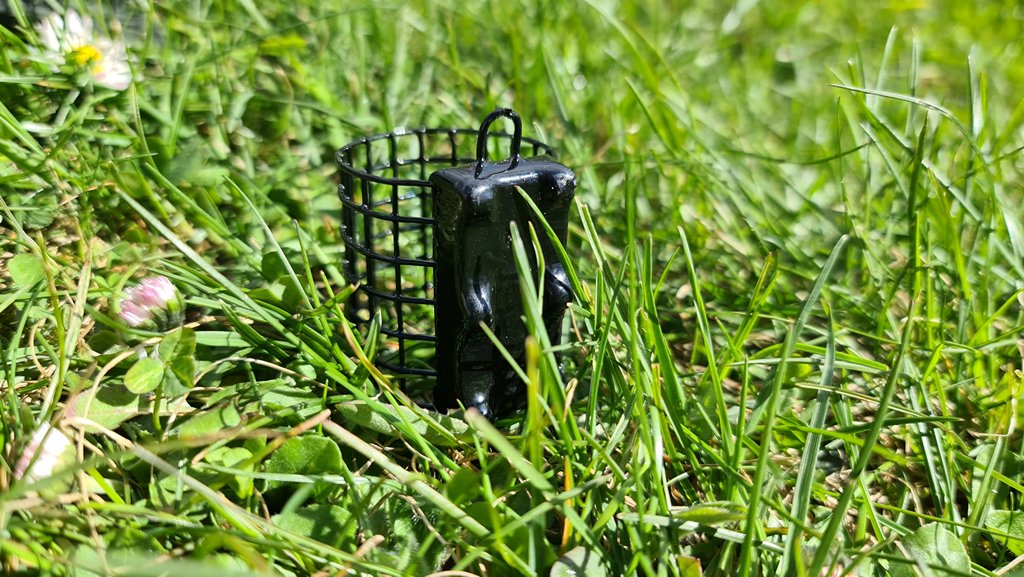 Классическая речная кормушка с грунтозацепами